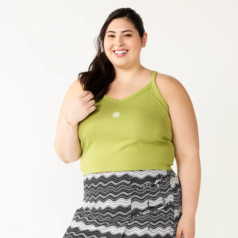 Juniors' Plus Size SO® Cropped Wide-Strap Cami 6 Juniors' Plus Size SO® Cropped Wide-Strap Cami - Image 6